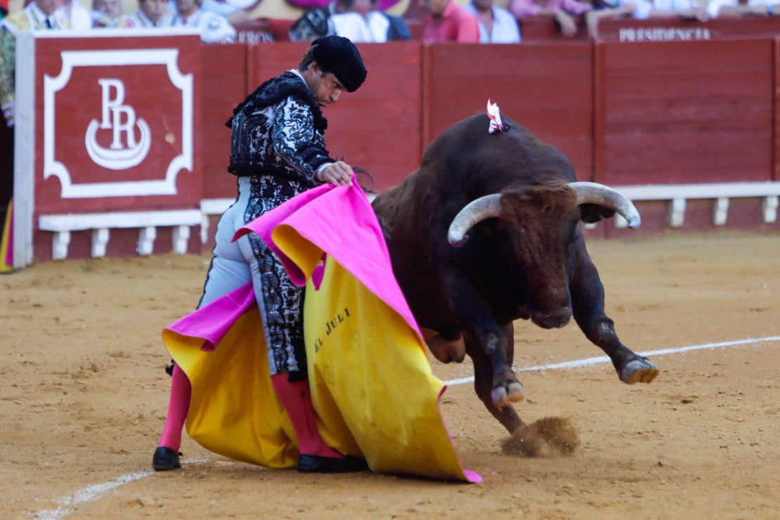 Las imágenes de la corrida de Morante de la Puebla, El Juli y Daniel Luque en El Puerto