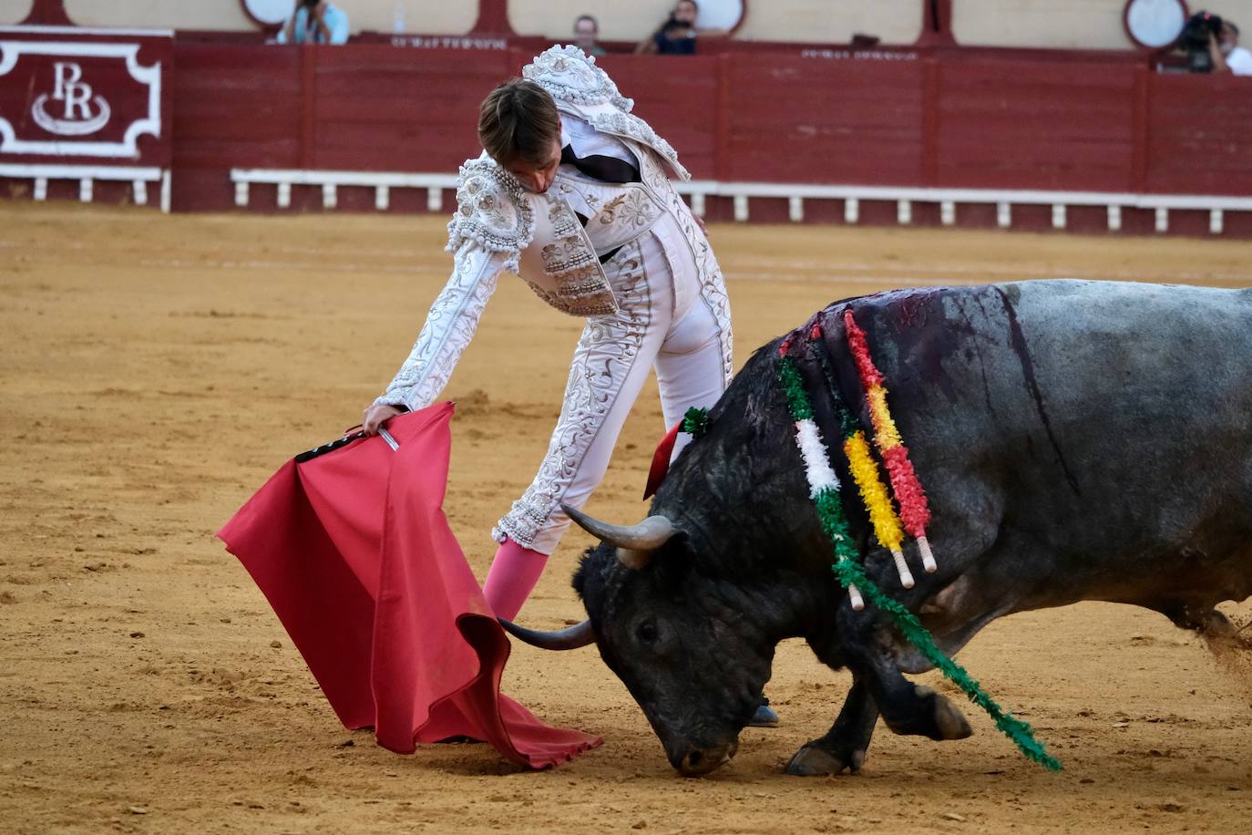 Escribano y Morilla triunfan en la interesante corrida torista de El Puerto