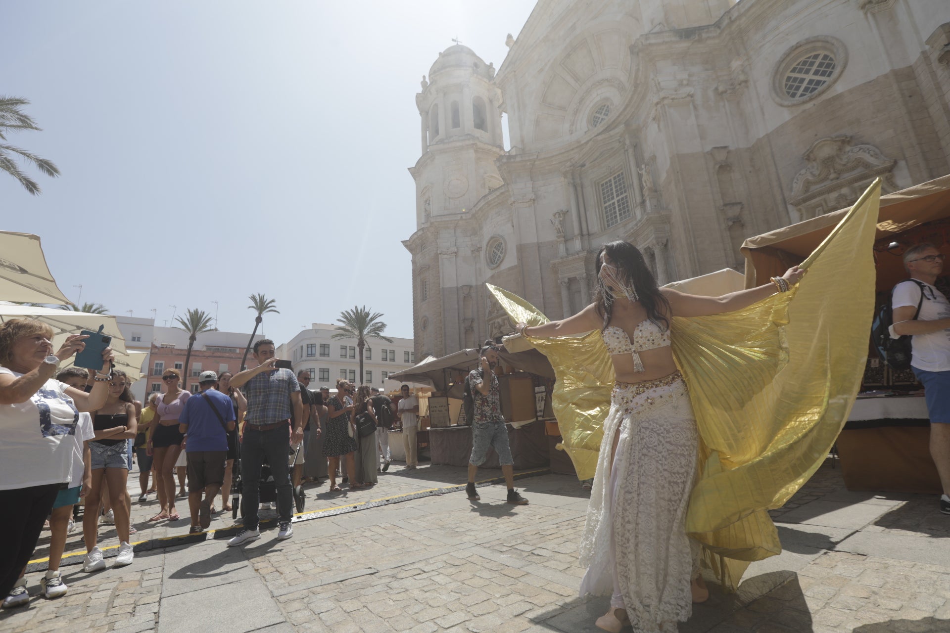 Fotos: el Mercado Andalusí llena Cádiz de color, sabor y olor