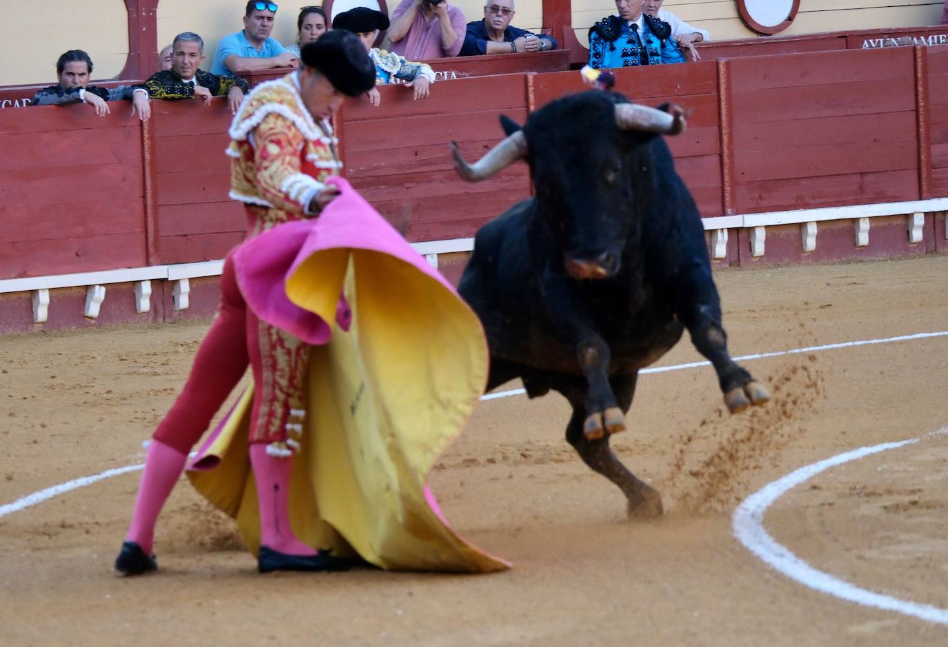Escribano y Morilla triunfan en la interesante corrida torista de El Puerto