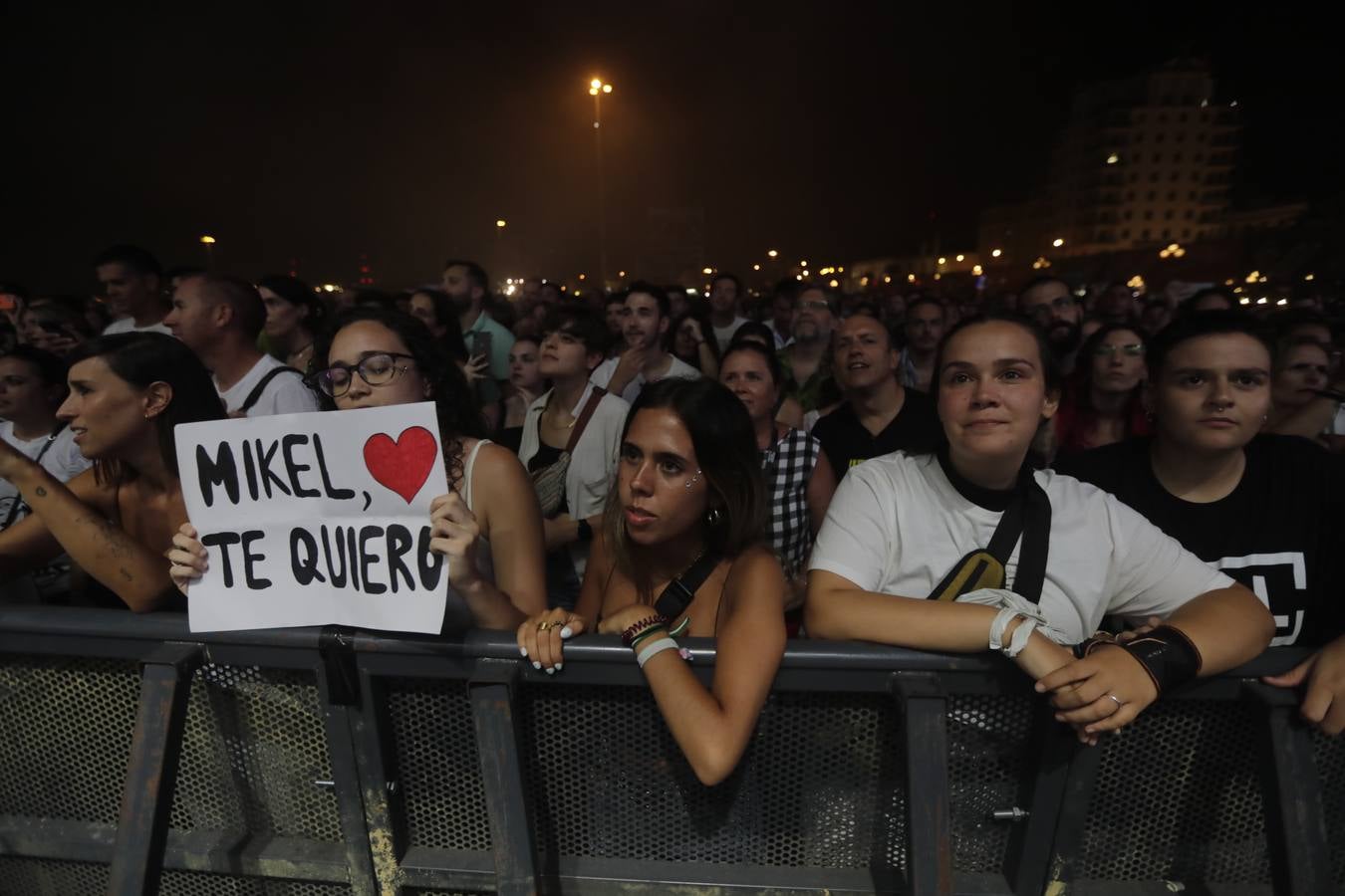 Búscate en la galería de imágenes del concierto de Izal en Cádiz