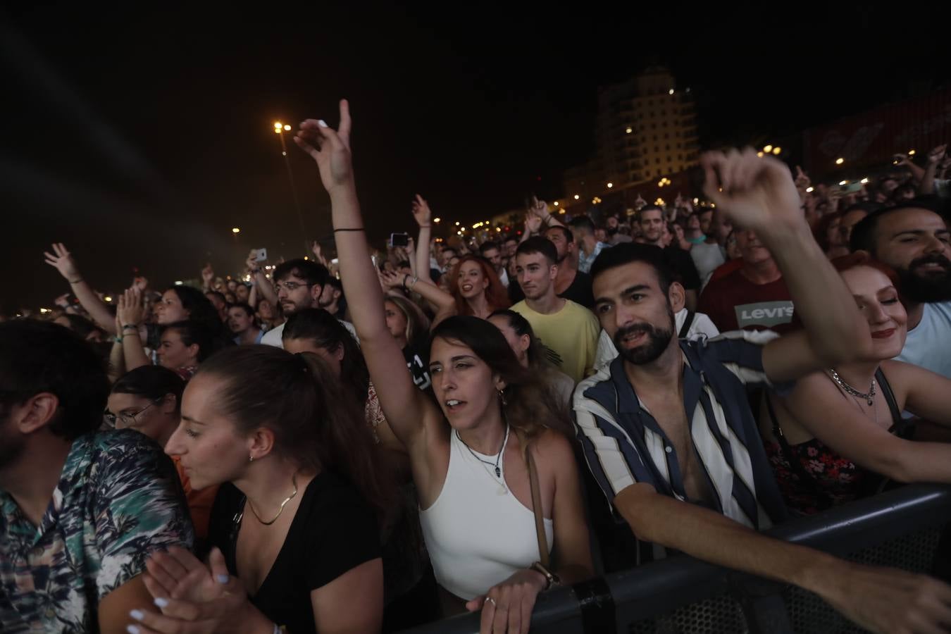 Búscate en la galería de imágenes del concierto de Izal en Cádiz