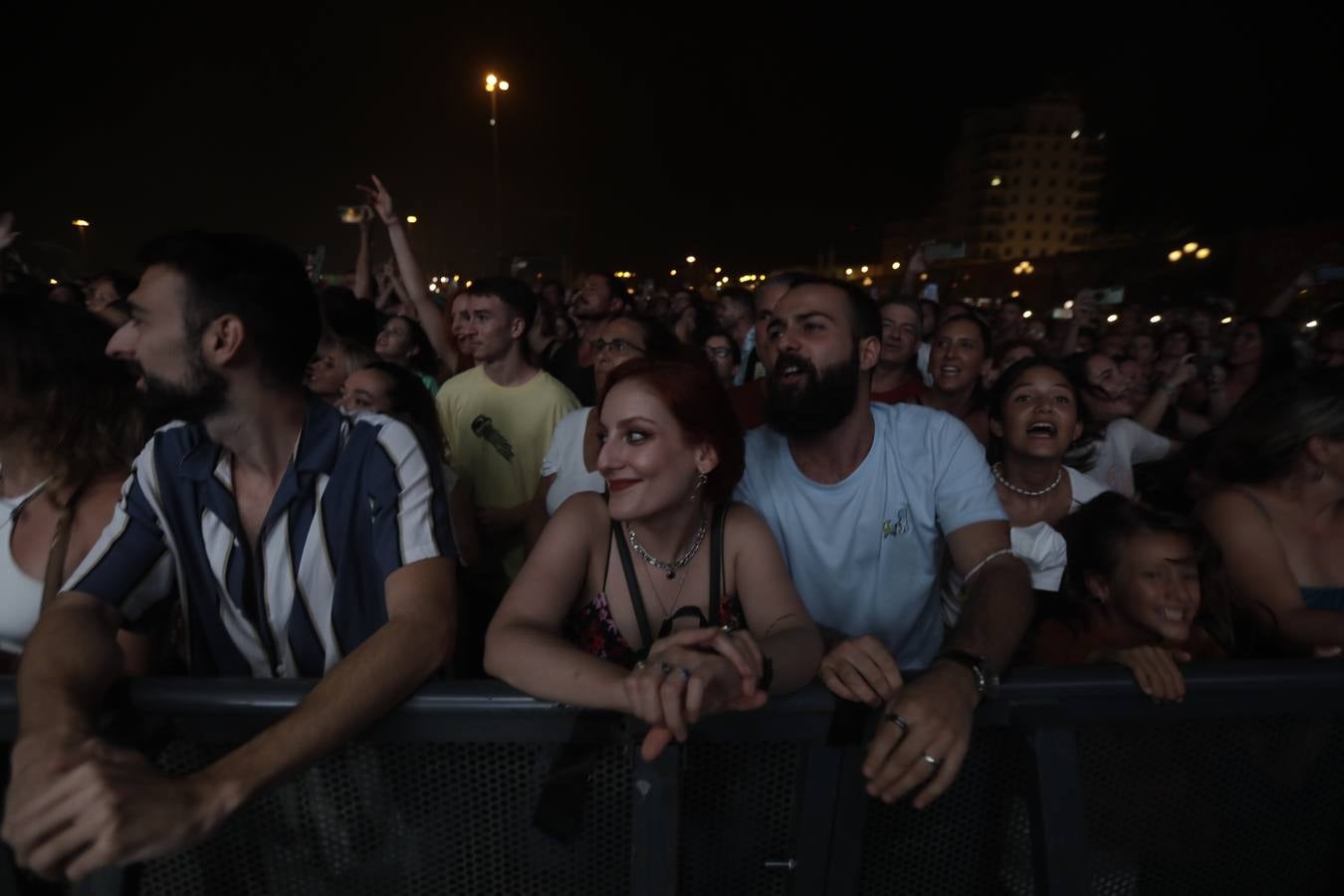 Búscate en la galería de imágenes del concierto de Izal en Cádiz