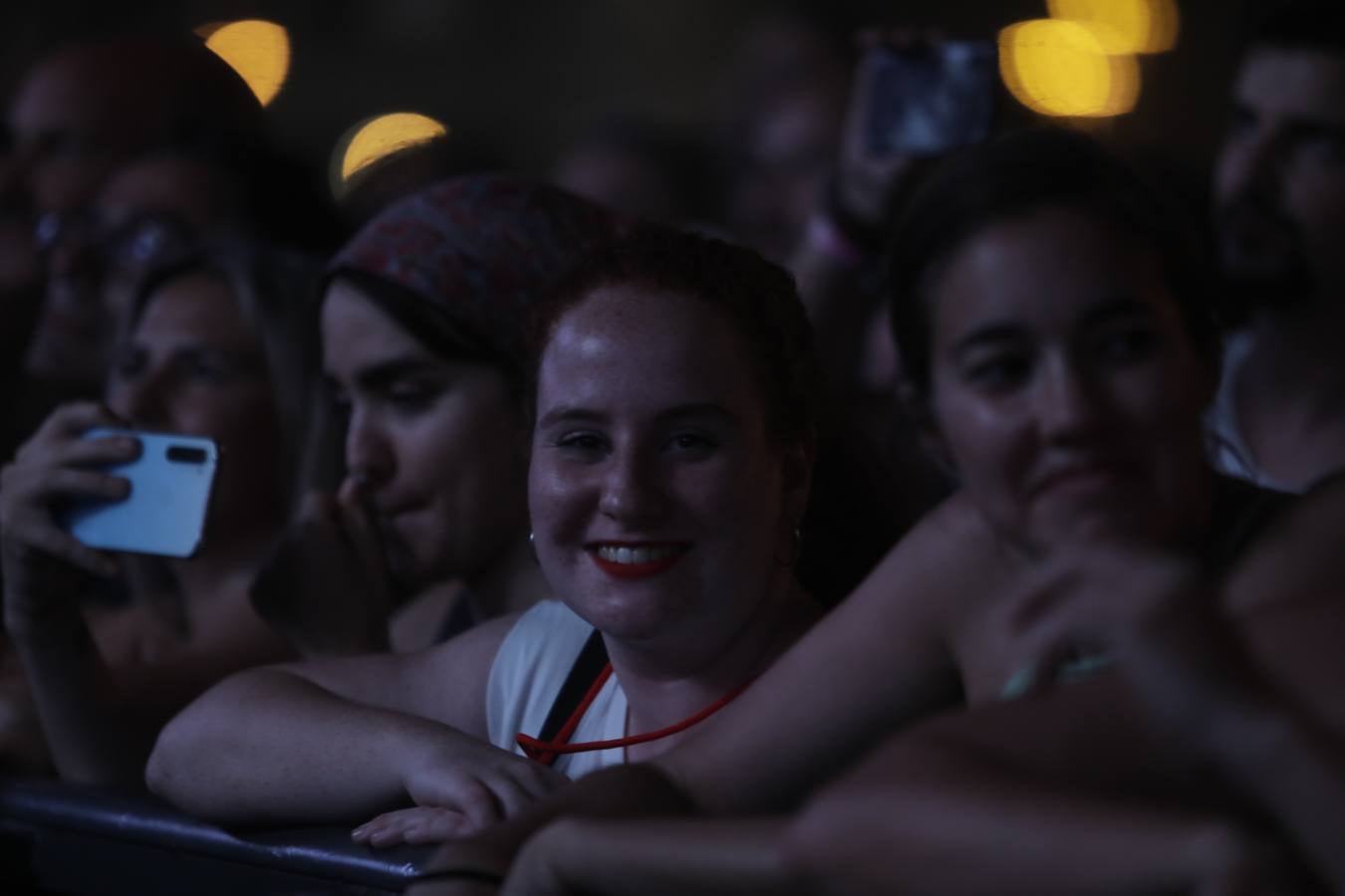 Búscate en la galería de imágenes del concierto de Izal en Cádiz