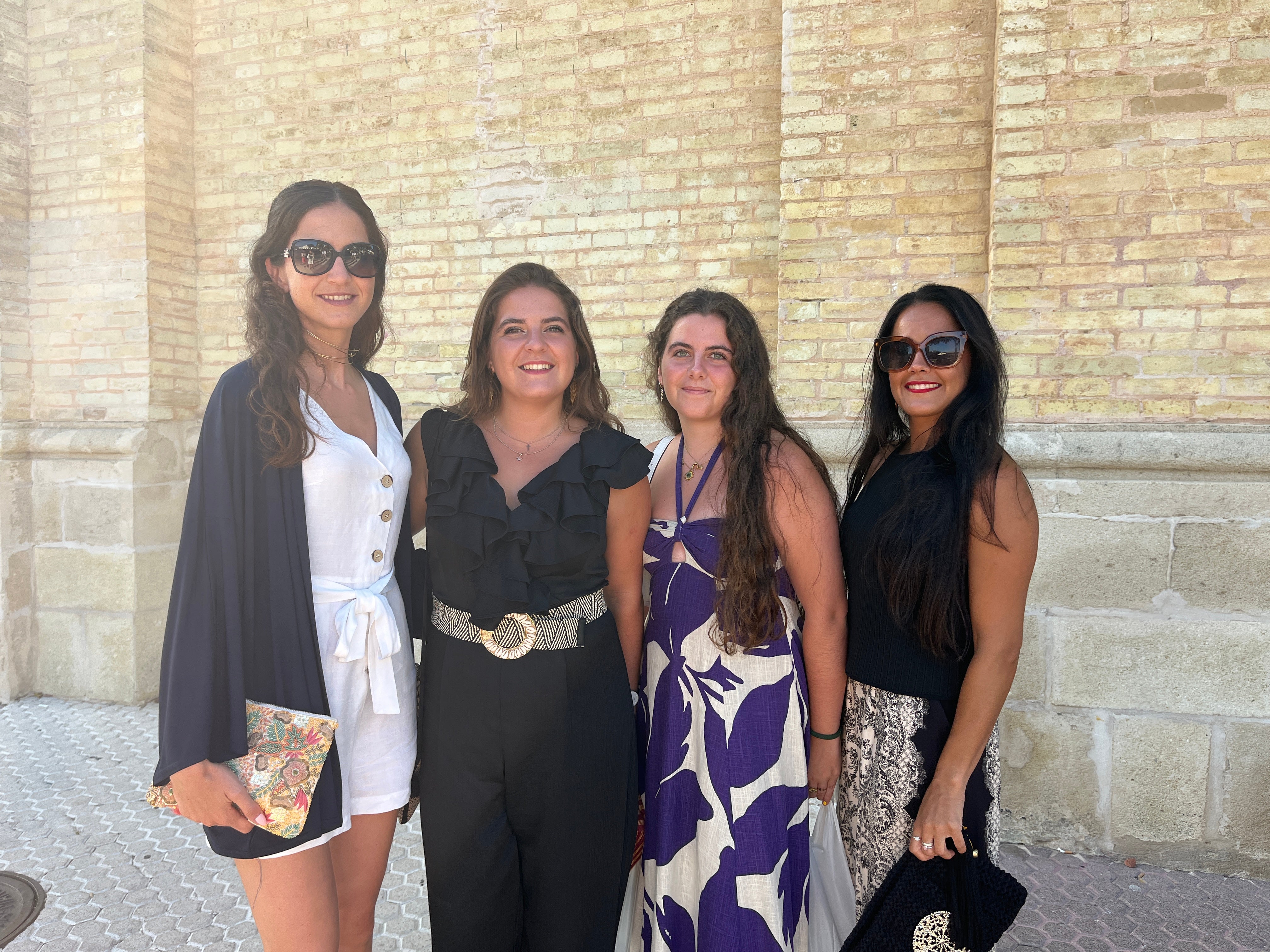 Macarena Ortega, hermana del torero Juan Ortega, Raquel Calvillo, Manuela Calvillo y Gisella Policastro