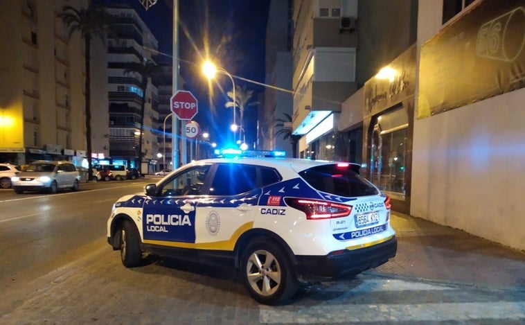 La Policía detiene a un hombre por robo en una vivienda del centro de Cádiz a la que accedió escalando