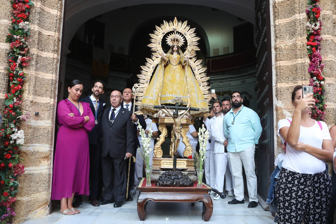 Las imágenes del traslado de la Dolorosa de la archicofradía de la Palma al santuario de la Patrona