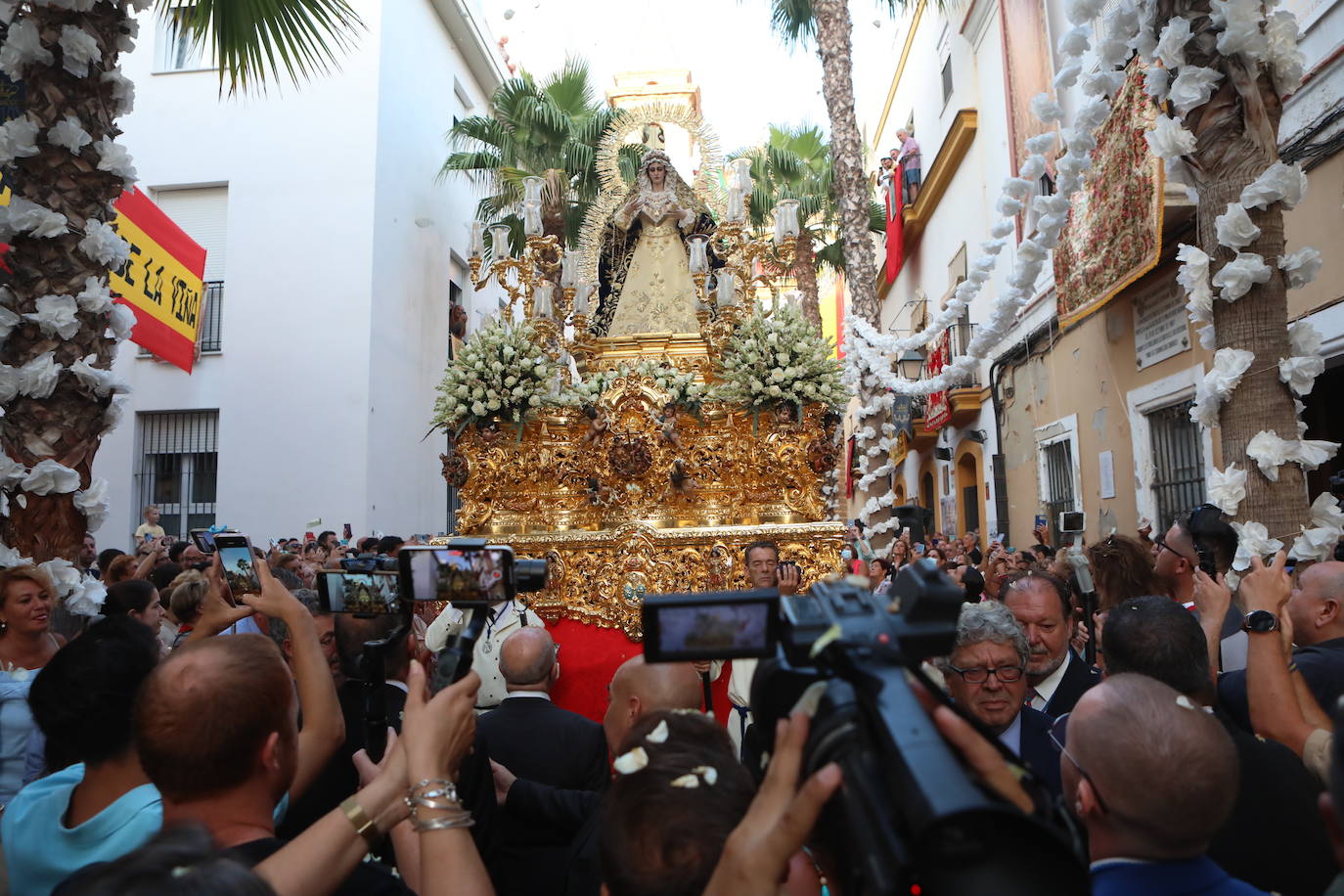 Las imágenes del traslado de la Dolorosa de la archicofradía de la Palma al santuario de la Patrona