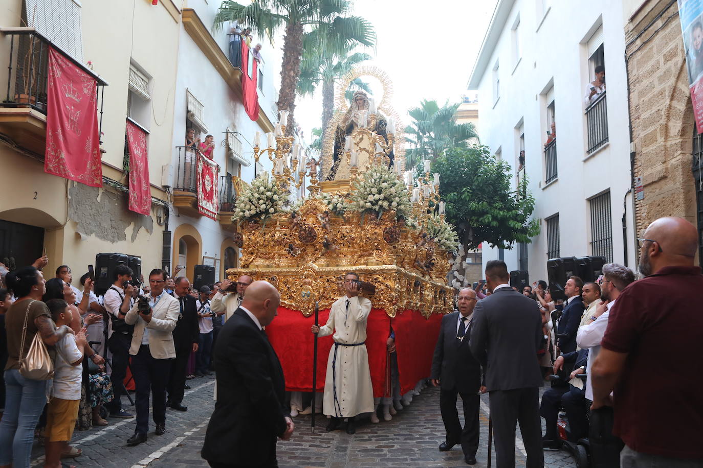 Las imágenes del traslado de la Dolorosa de la archicofradía de la Palma al santuario de la Patrona