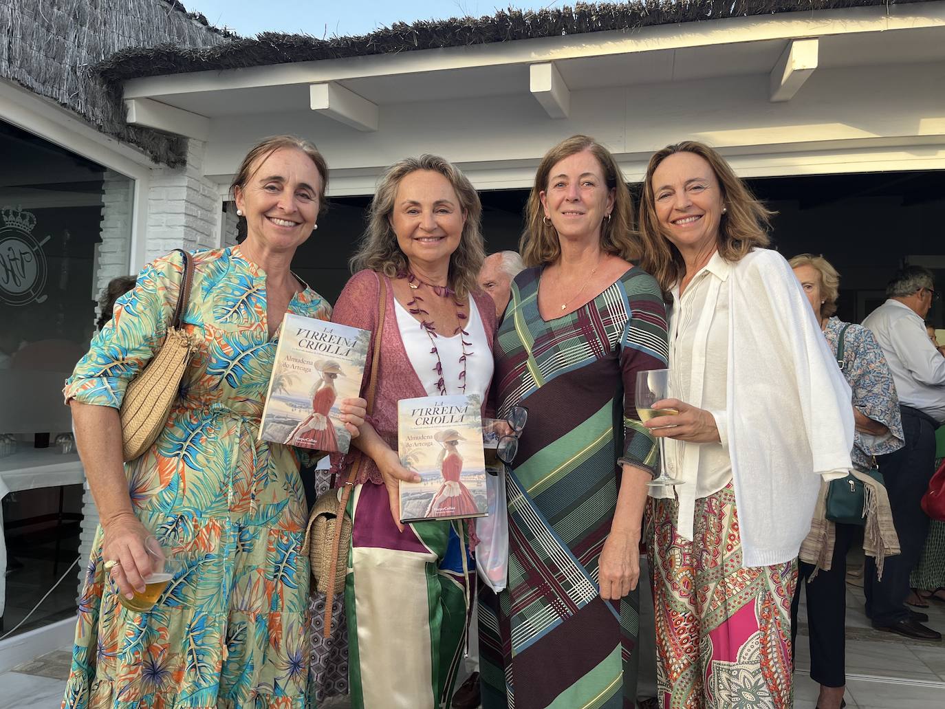 Victoria Muñoz, Amelia Muñoz, Belén Poole y Macarena Muñoz