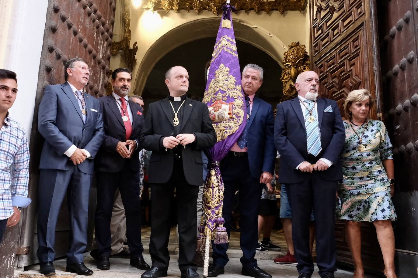 La Virgen de las Penas, en el barrio de Santa María antes de ir a Catedral para su coronación