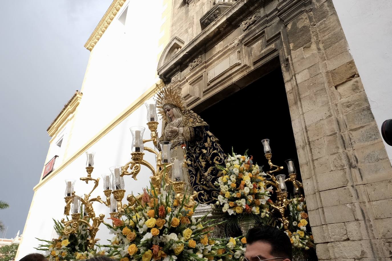 La Virgen de las Penas, en el barrio de Santa María antes de ir a Catedral para su coronación