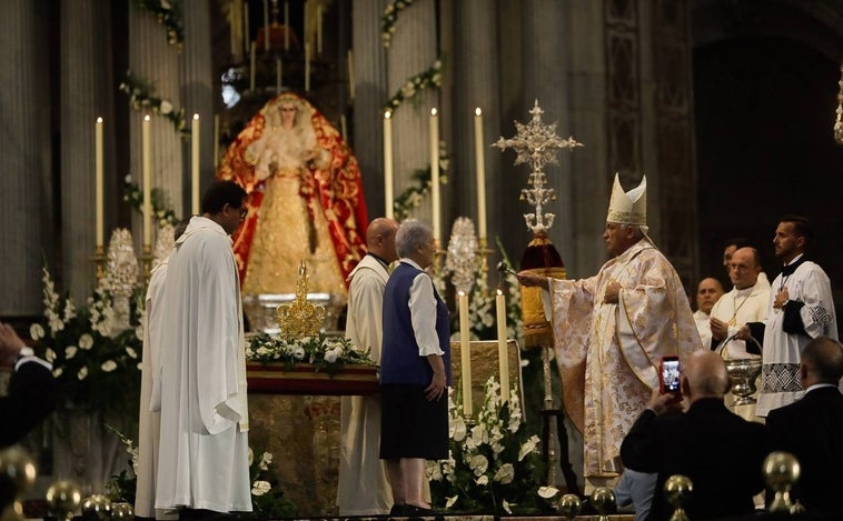 Coronación de la Virgen de las Penas en la Catedral