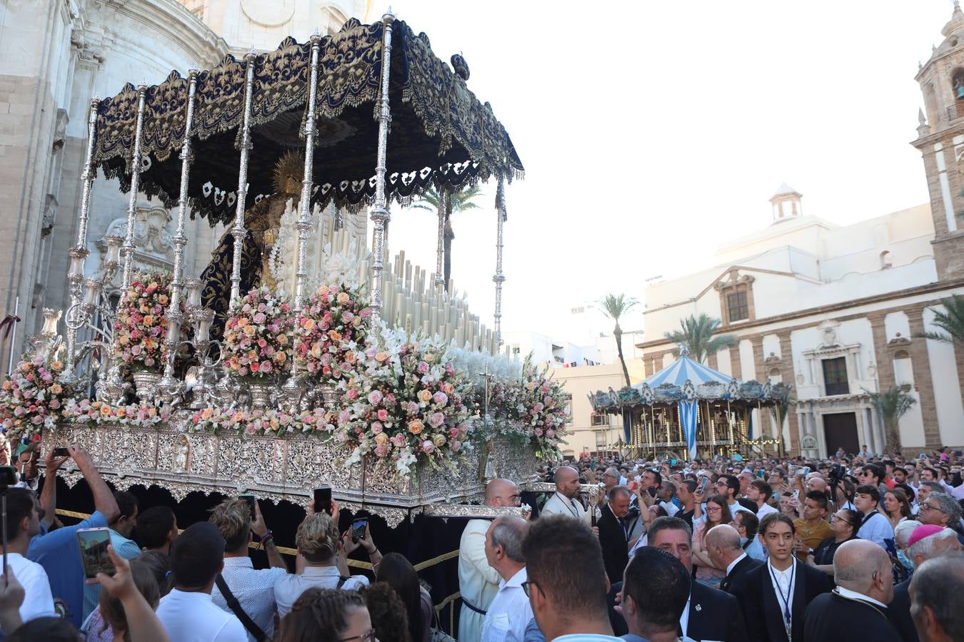 Fotos: La Viña se entrega a su Virgen de las Penas el día de su coronación