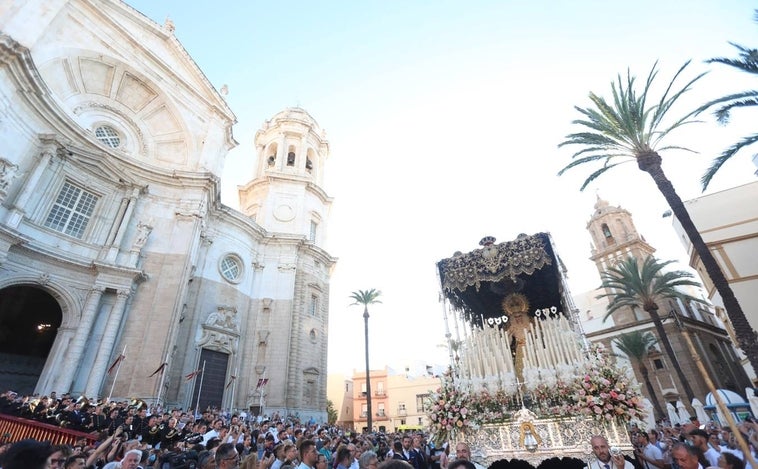 Fotos: La Viña se entrega a su Virgen de las Penas el día de su coronación