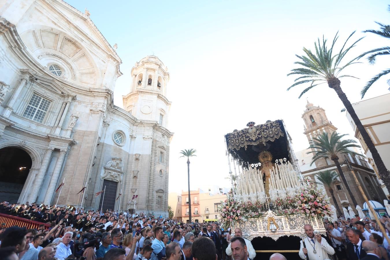 Fotos: La Viña se entrega a su Virgen de las Penas el día de su coronación