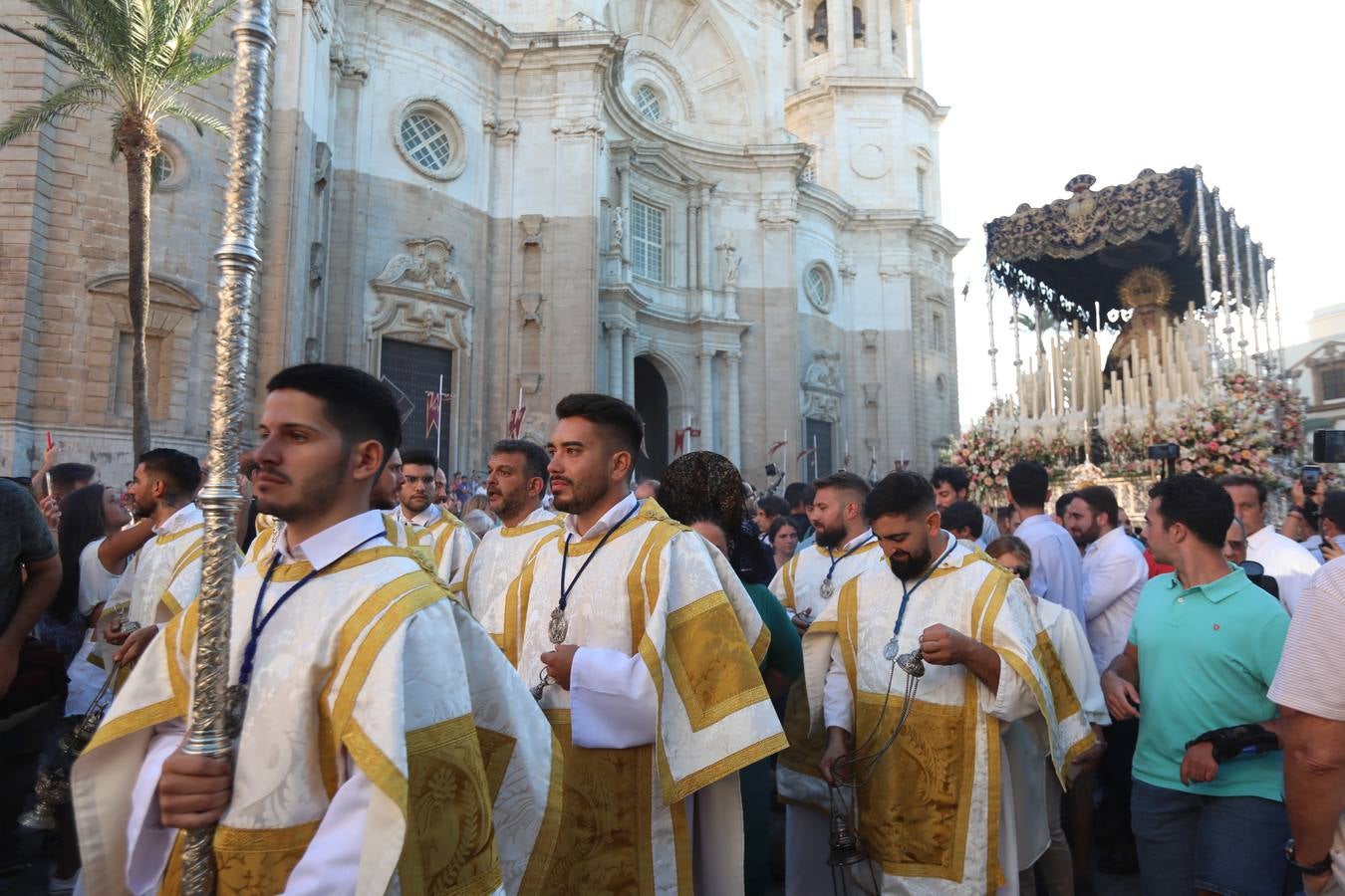 Fotos: La Viña se entrega a su Virgen de las Penas el día de su coronación