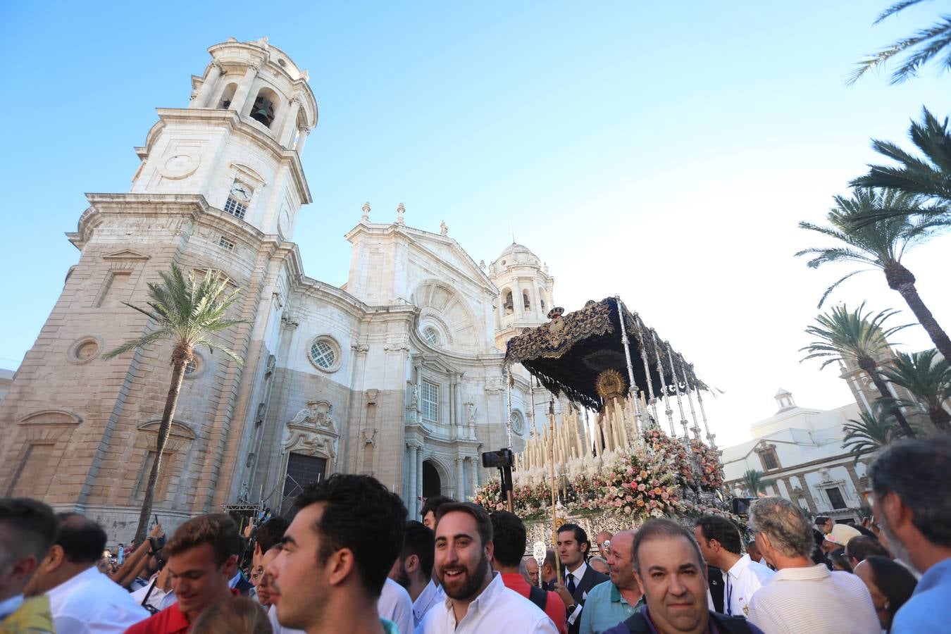 Fotos: La Viña se entrega a su Virgen de las Penas el día de su coronación