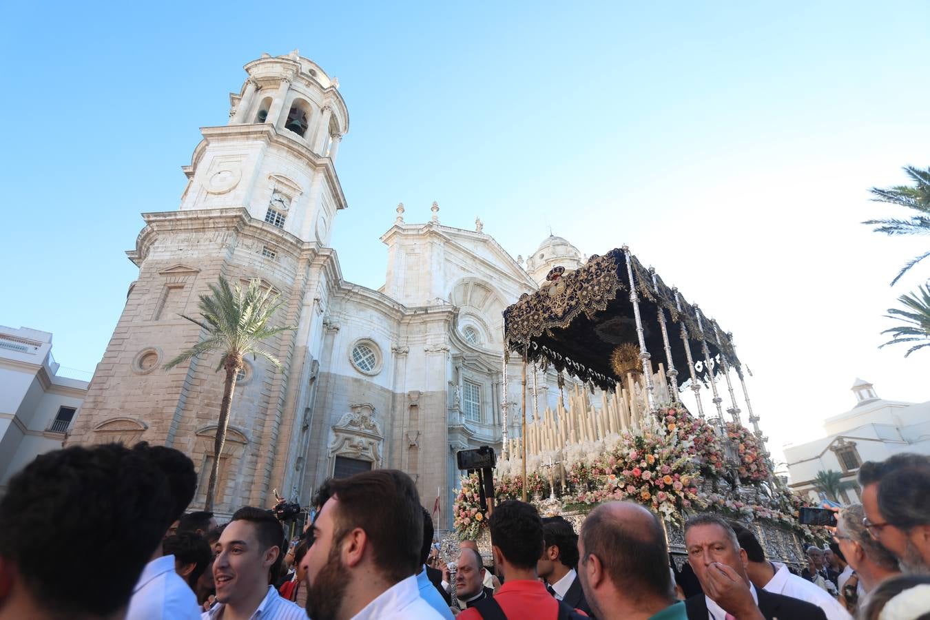 Fotos: La Viña se entrega a su Virgen de las Penas el día de su coronación