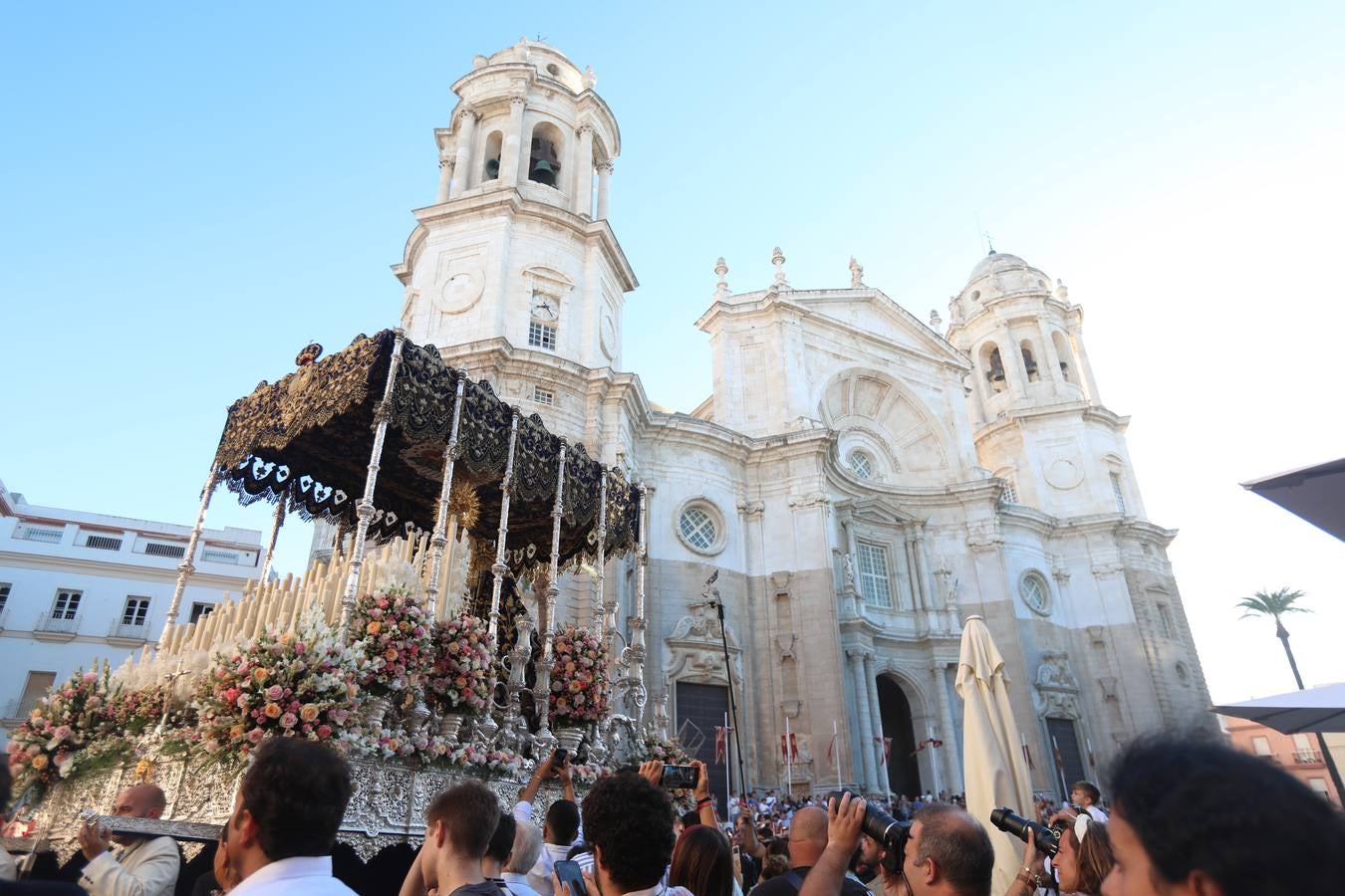 Fotos: La Viña se entrega a su Virgen de las Penas el día de su coronación