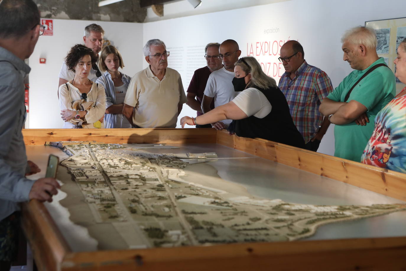 Las imágenes de la exposición sobre la explosión de Cádiz de 1947