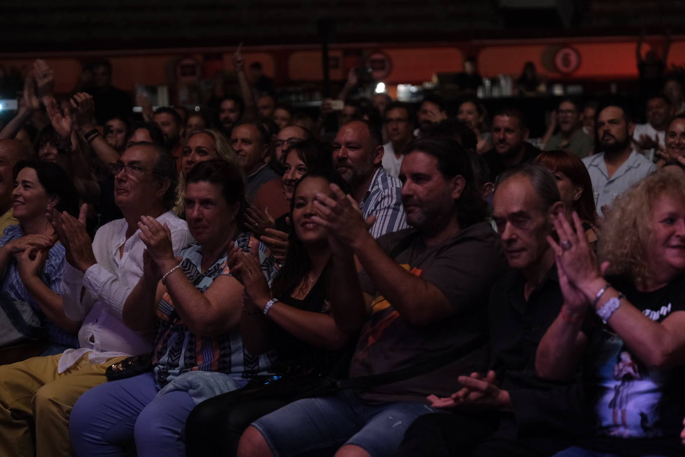 Búscate en el concierto de Medina Azahara en el Cabaret Festival