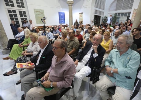 Imagen secundaria 1 - Conferencia de José Antonio Aparicio Florido sobre la Explosión de Cádiz de 1947