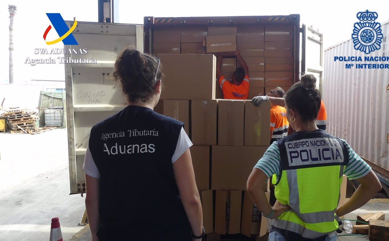 Incautados más de diez millones de cigarrillos introducidos en el puerto de Algeciras