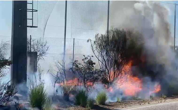 Un incendio en el Campus Universitario de Puerto Real provoca un apagón en Cádiz capital