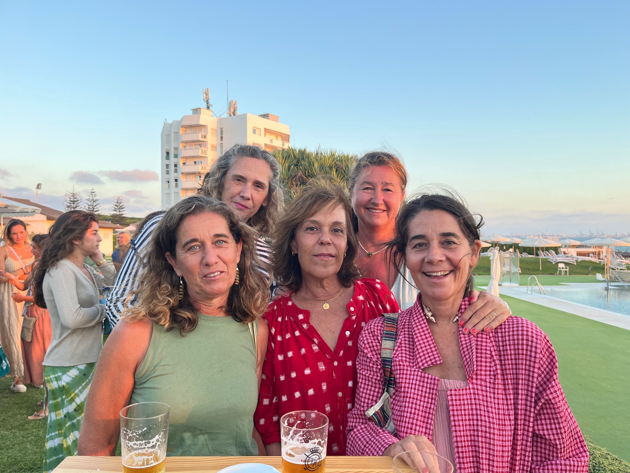 Concha González Santiago, Isabel Sánchez, Montse Guardiola, Mina González Santiago y Almudena Moreno.