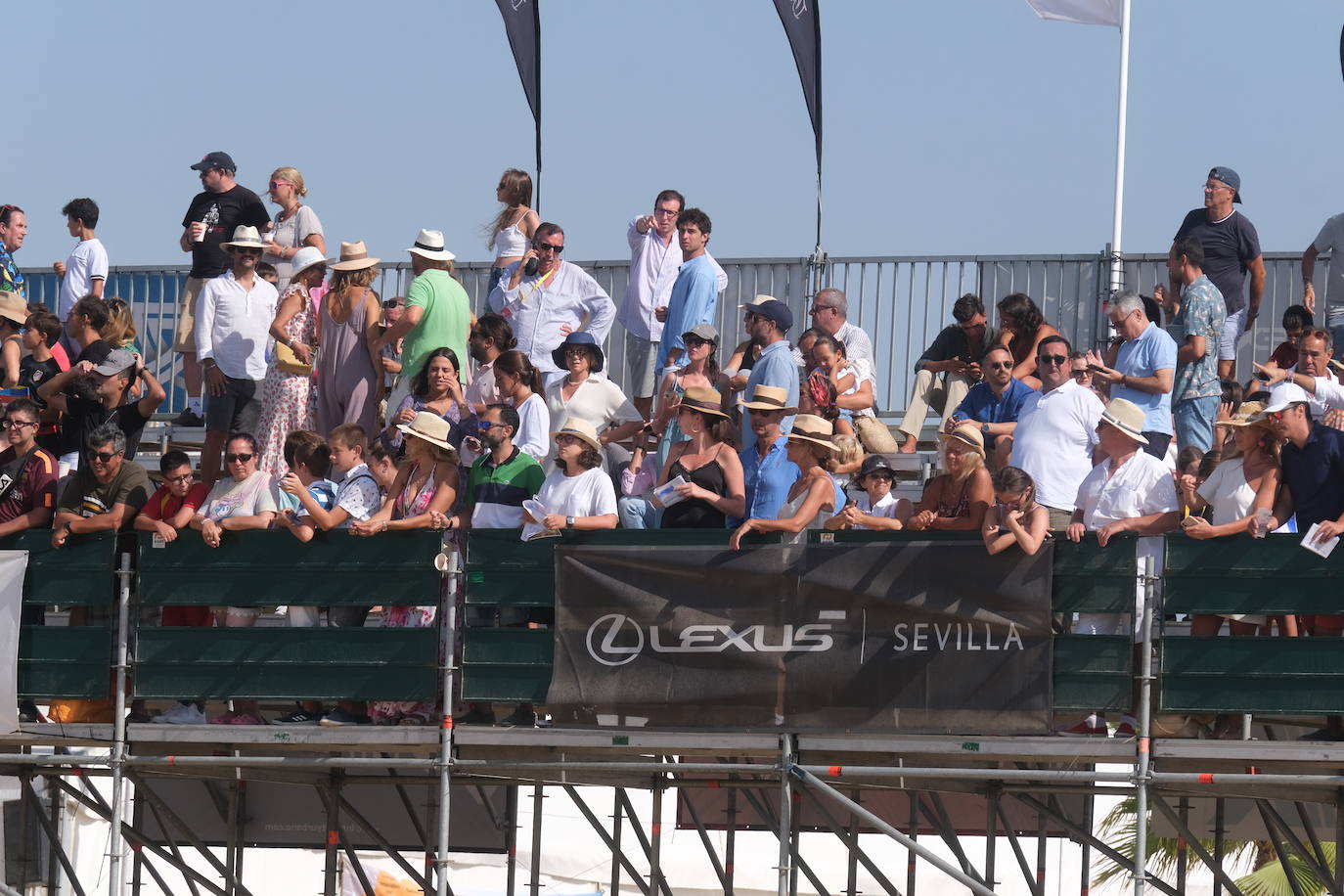 Búscate en las Carreras de Caballos de Sanlúcar