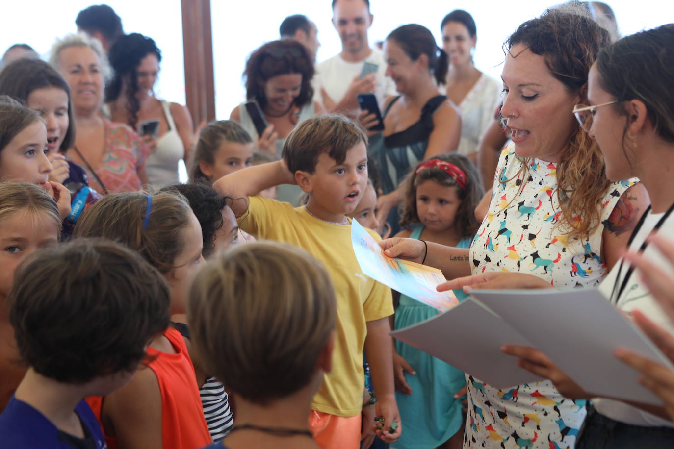 Un concurso de castillos de arena pone broche al mes de agosto en las playas de Cádiz