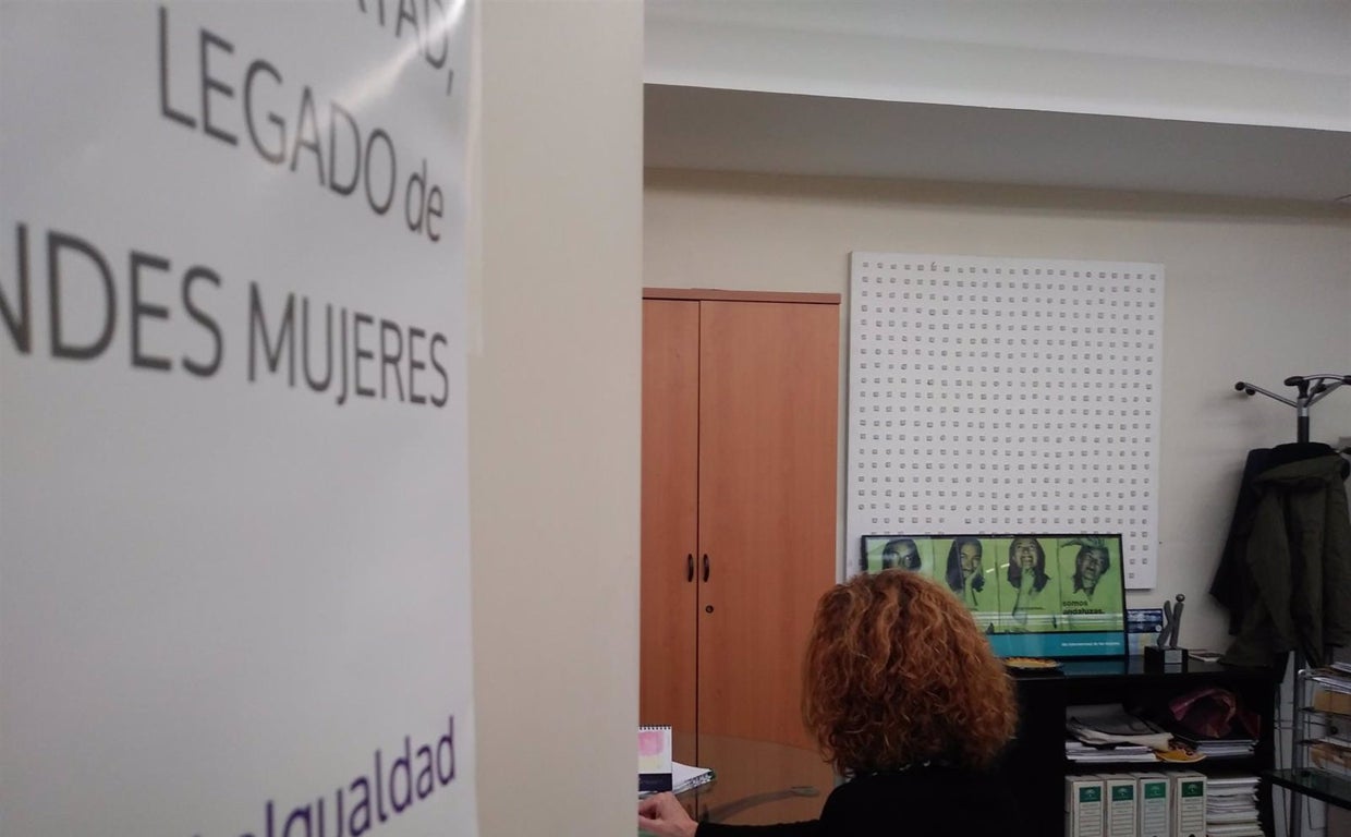 Los centros de la mujer en la provincia dan apoyo a 2.347 víctimas de violencia machista hasta junio