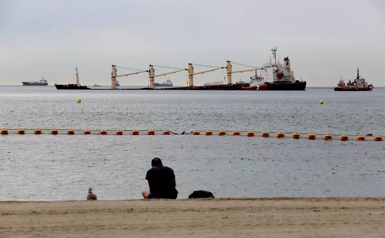 La Línea cierra tres caladeros de pesca por riesgo de contaminación