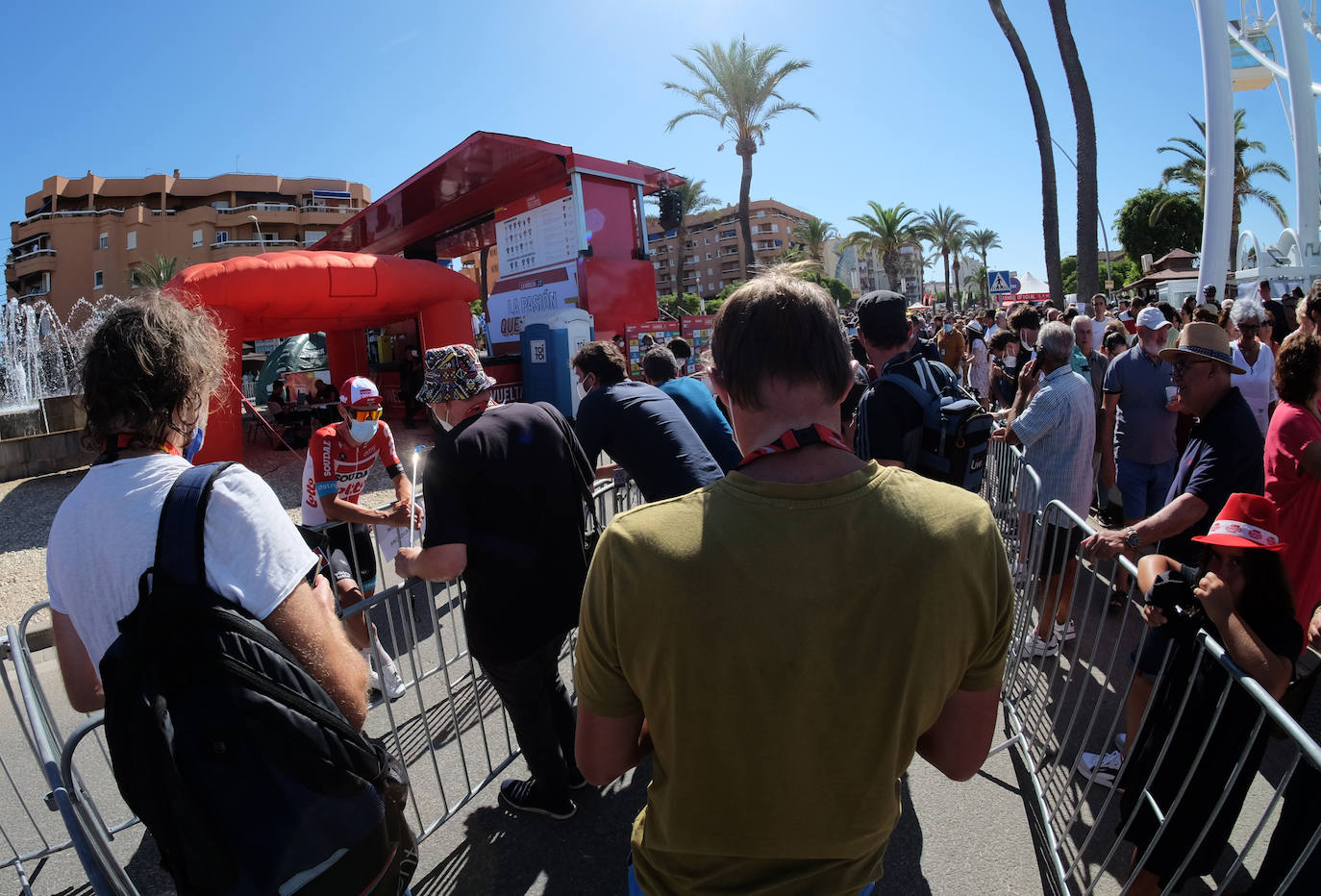 Las imágenes de la Vuelta Ciclista a España a su paso por Sanlúcar