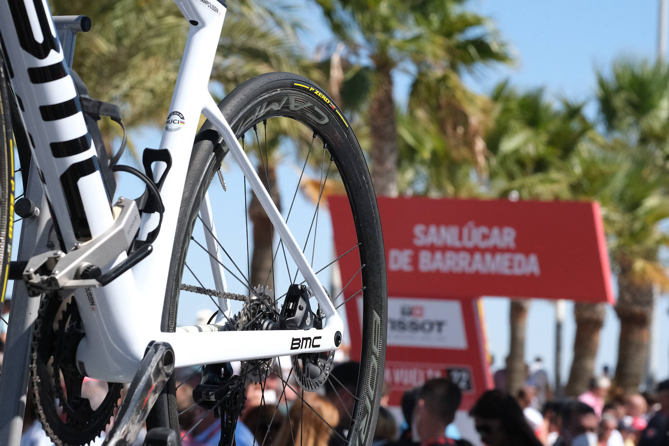 Las imágenes de la Vuelta Ciclista a España a su paso por Sanlúcar