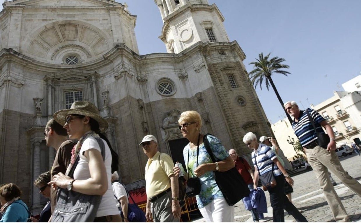 El Ayuntamiento adjudica el contrato de servicio de información turística de Cádiz por 239.000 euros