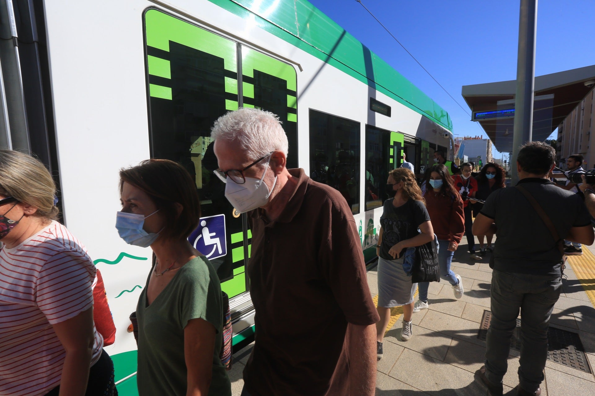 En imágenes: Simulacro de emergencia en el tranvía de la Bahía