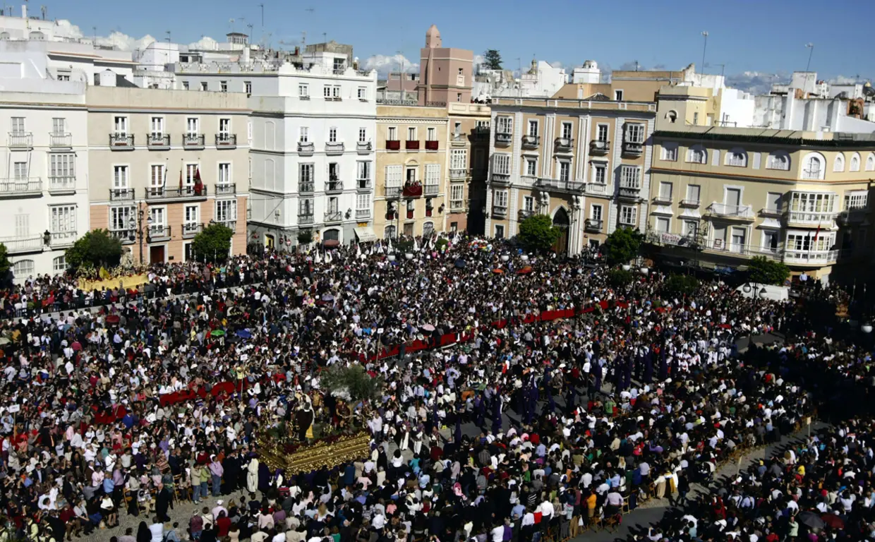 Todo sobre la procesión Magna de Cádiz 2022: horarios, traslados este jueves, itinerarios y otros datos de interés