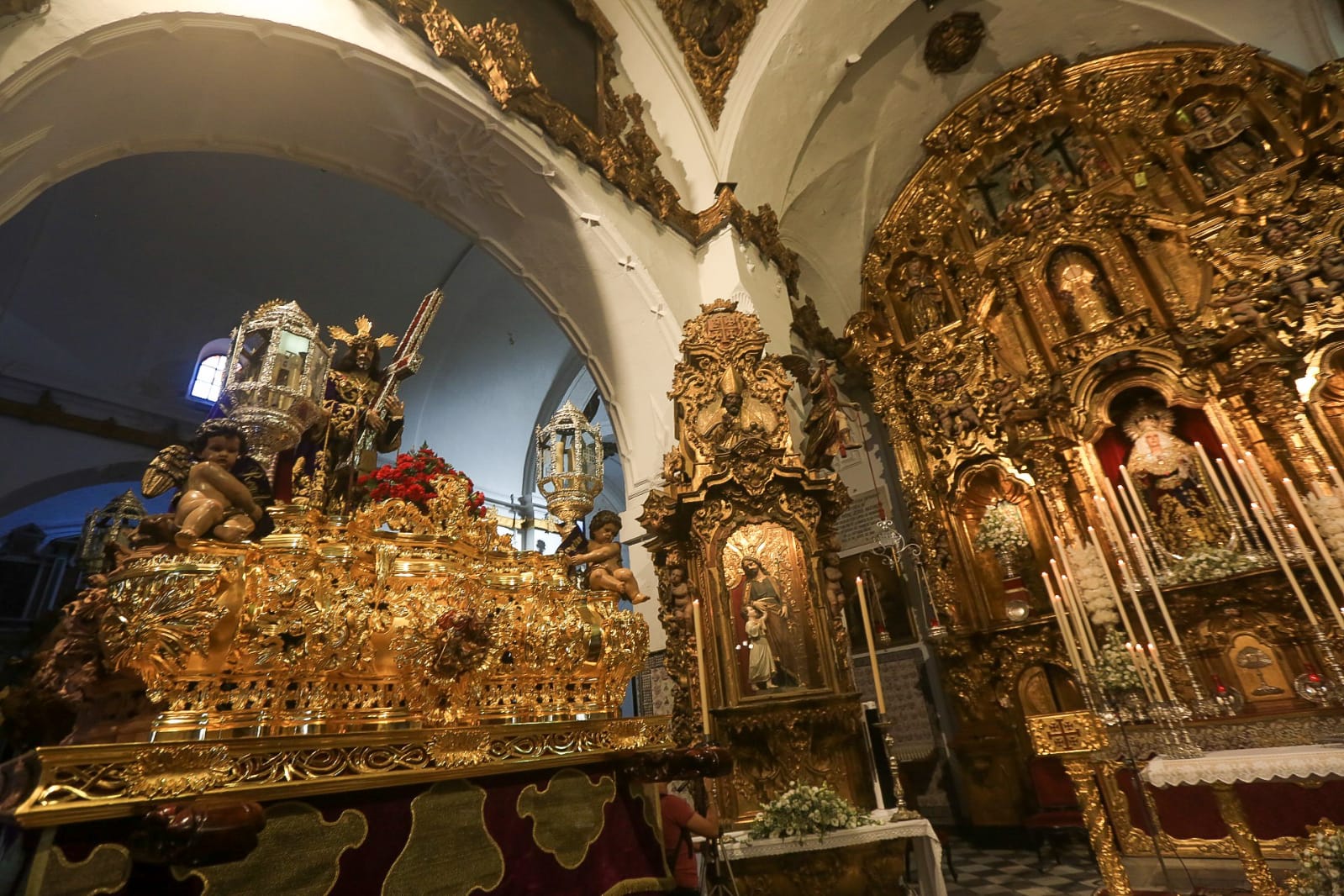 Fotos: Los gaditanos visitan las imágenes que saldrán en la Magna de este sábado