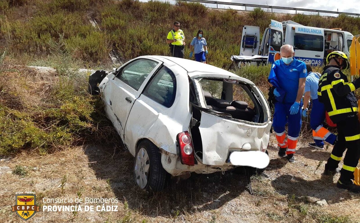 Rescate de una mujer embarazada en un accidente de tráfico en la provincia de Cádiz