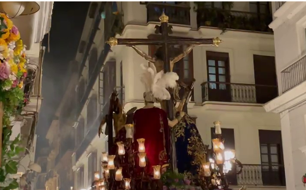 Video: El Perdón en la calle Nueva con la banda Virgen de los Reyes