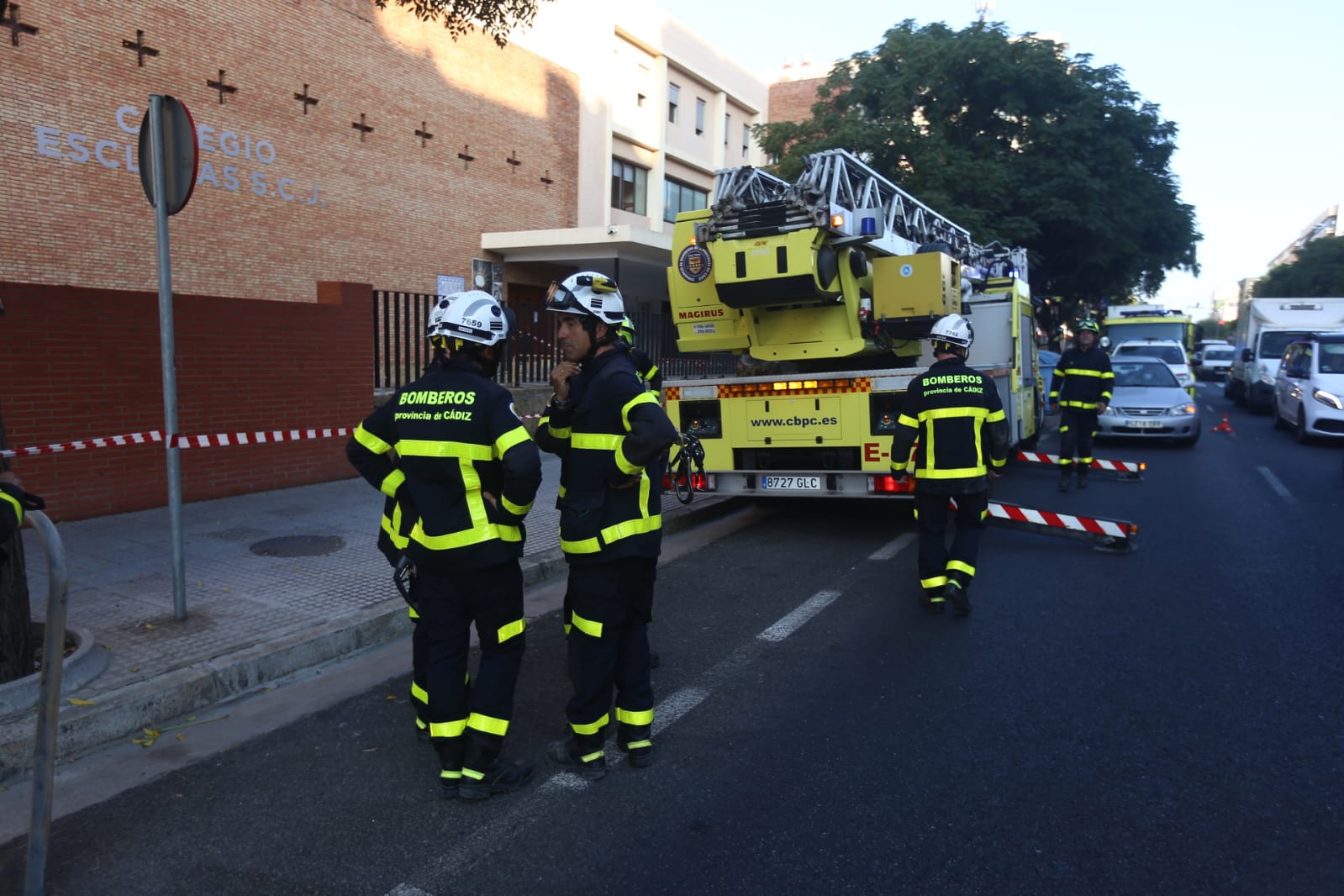 Fotos: Así ha quedado el colegio de las Esclavas de Cádiz tras derrumbarse el techo