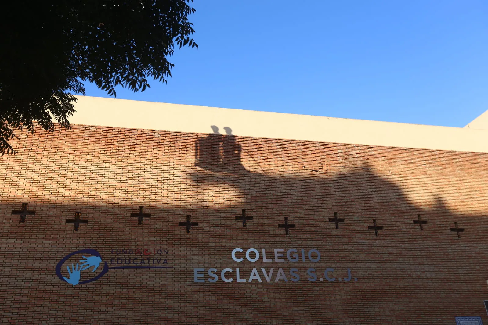 Fotos: Así ha quedado el colegio de las Esclavas de Cádiz tras derrumbarse el techo
