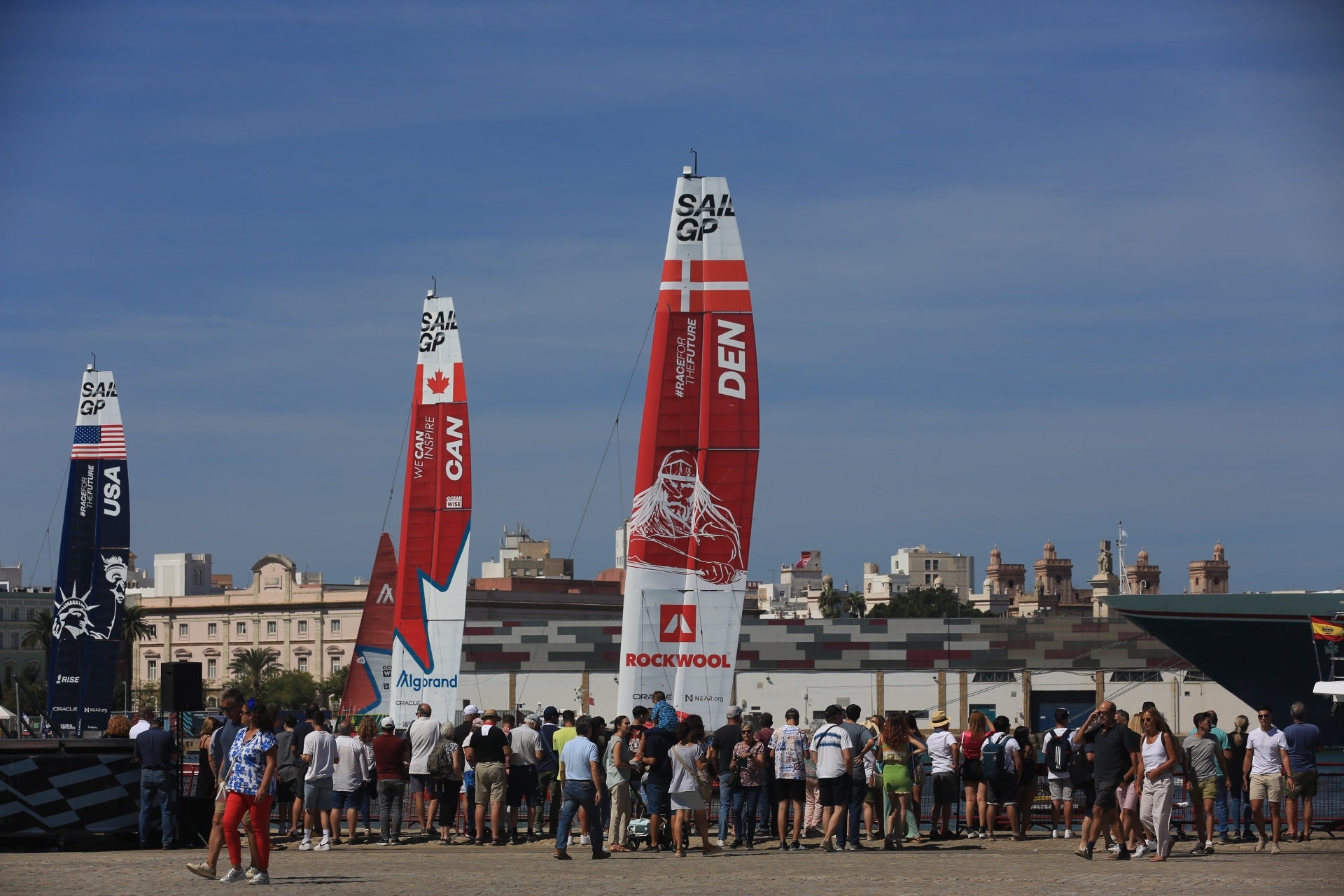 En imágenes: Fiesta en Cádiz el primer día de SailGP