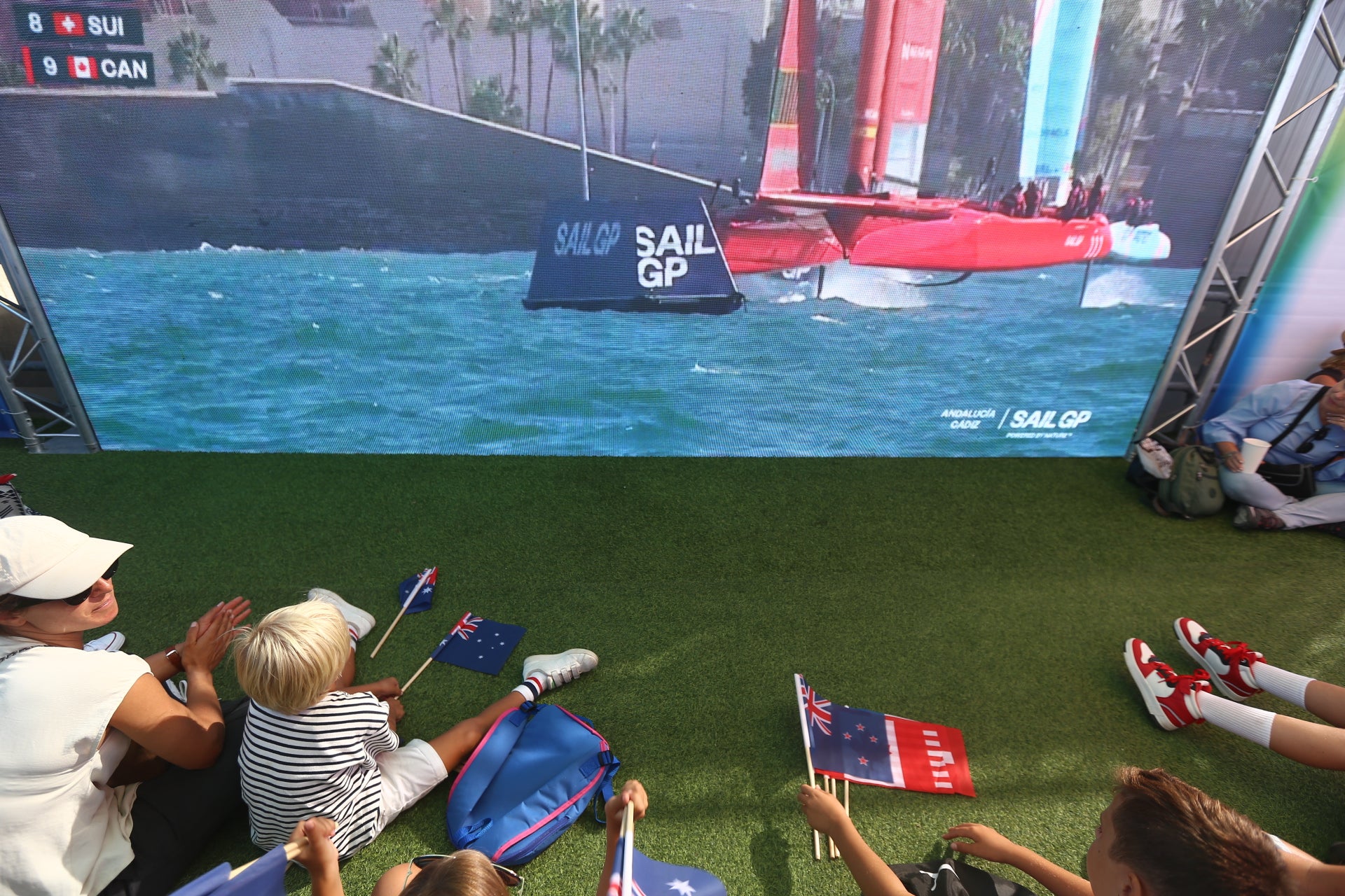 En imágenes: Fiesta en Cádiz el primer día de SailGP