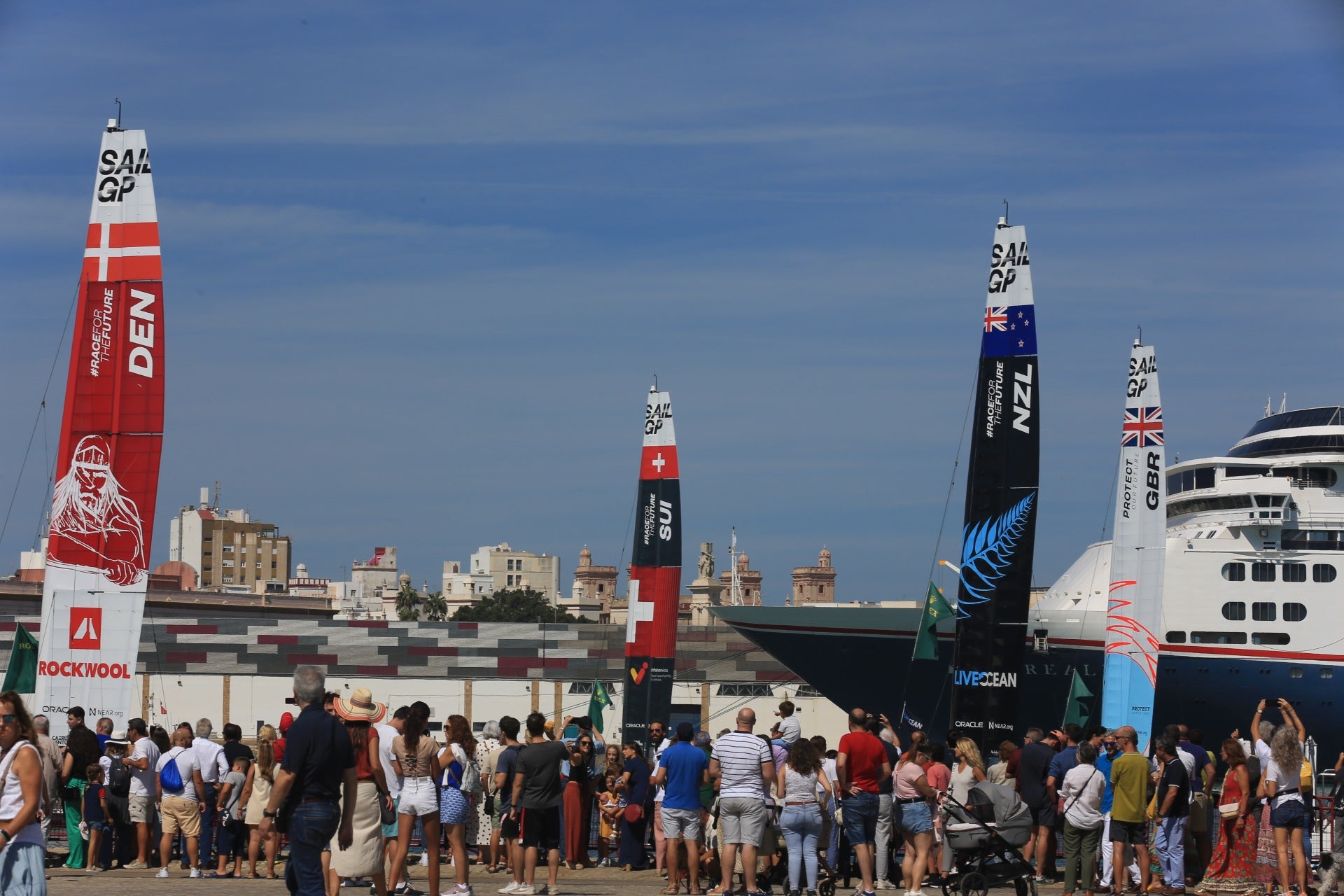 Búscate en las imágenes de Cádiz este domingo de SailGP