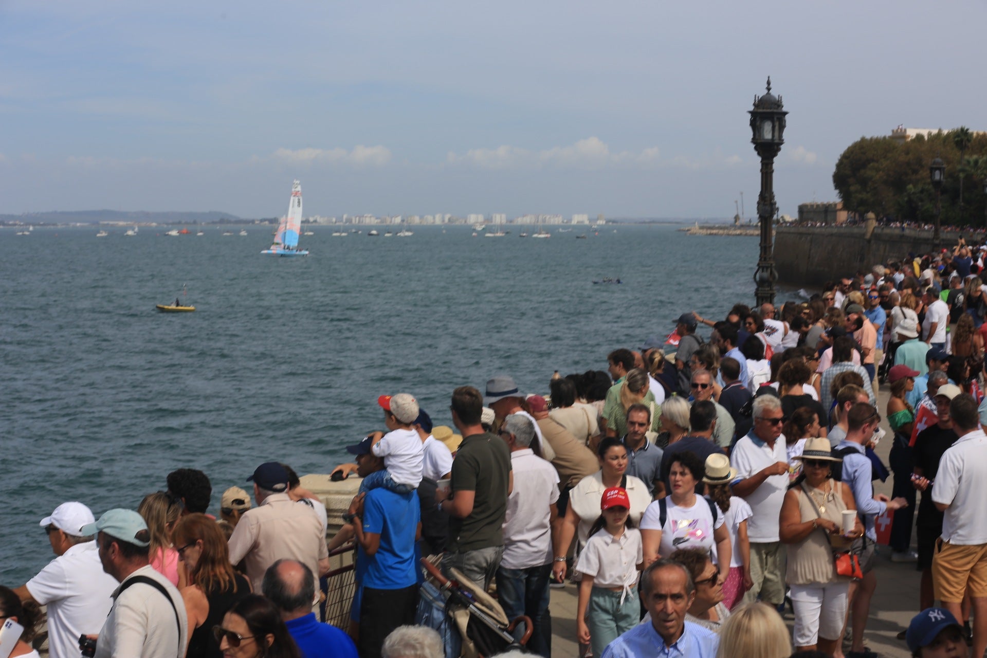 Búscate en las imágenes de Cádiz este domingo de SailGP