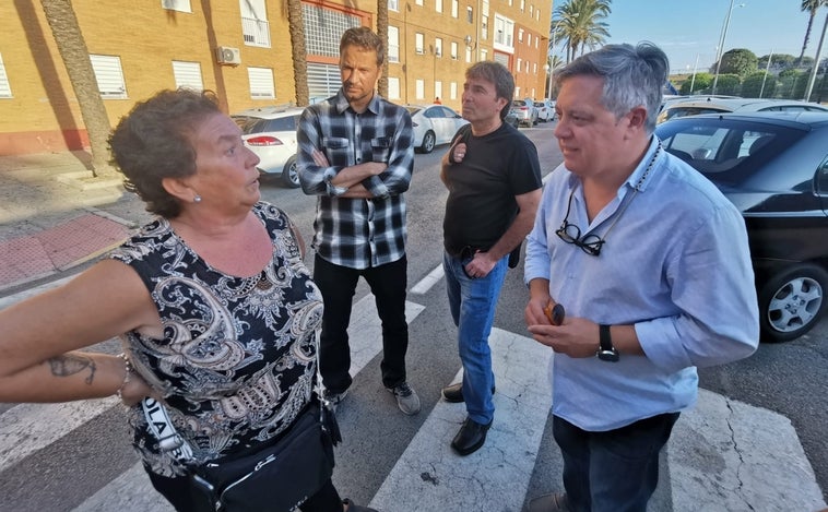 Vecinos de Cortadura claman contra la falta de instalaciones, la basura y la presencia de ratas