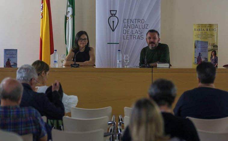 María Reig presenta en Cádiz el libro 'Los mil nombres de la libertad'